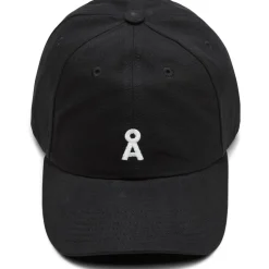 Yenaas Bold Cap